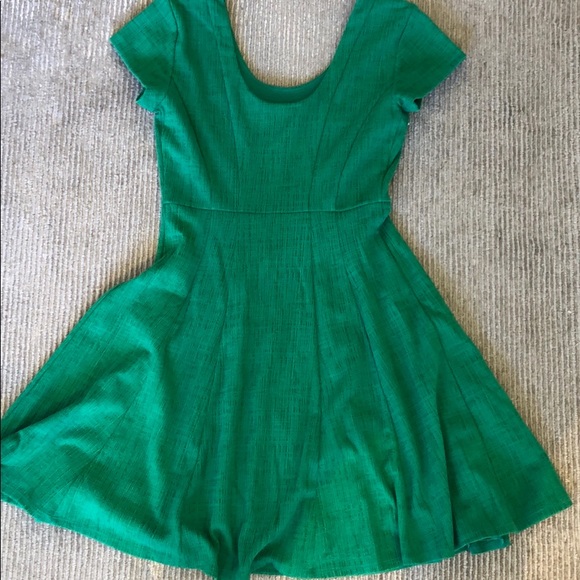 Emerald green dress - Picture 3 of 3